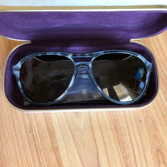 Stella McCartney Aviator Sunglasses. - Picture 3 of 3